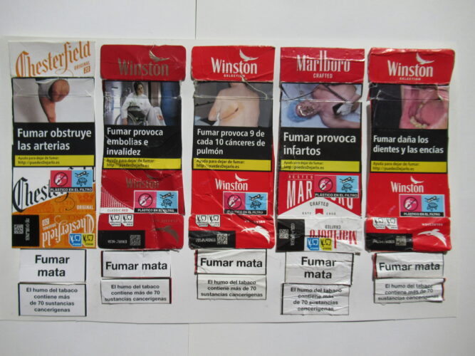 1: Opgeraapte lege pakjes kankerstokken – fotografie: Robert Castermans