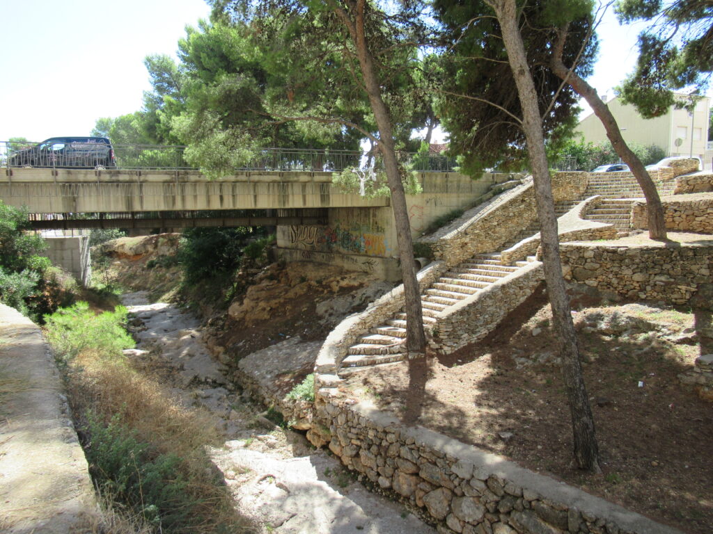 Rivierbedding in La Ràpita ‘stroomopwaarts’ – fotografie: Robert Castermans